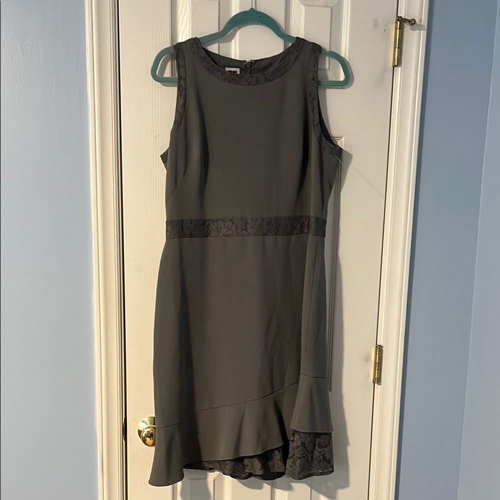 Elegant Gray Sleeveless Dress